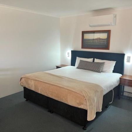 Kinross Inn Cooma Eksteriør bilde