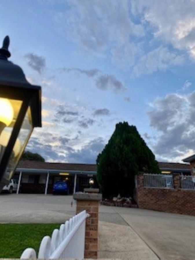 Kinross Inn Cooma Eksteriør bilde